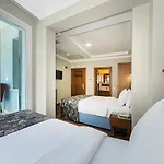 Aristocrat Отель 3*