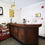 Aristocrat Отель