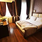 Aristocrat 3*