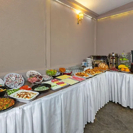 Hotel Aristocrat 3*
