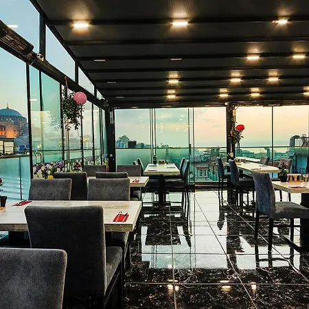 Aristocrat Hotell 3*