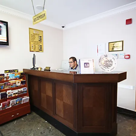 Aristocrat Отель