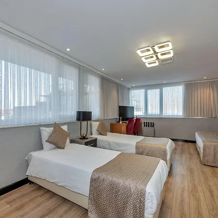 Aristocrat 3*