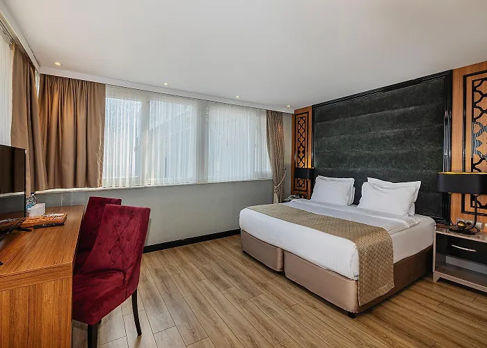 Aristocrat Отель