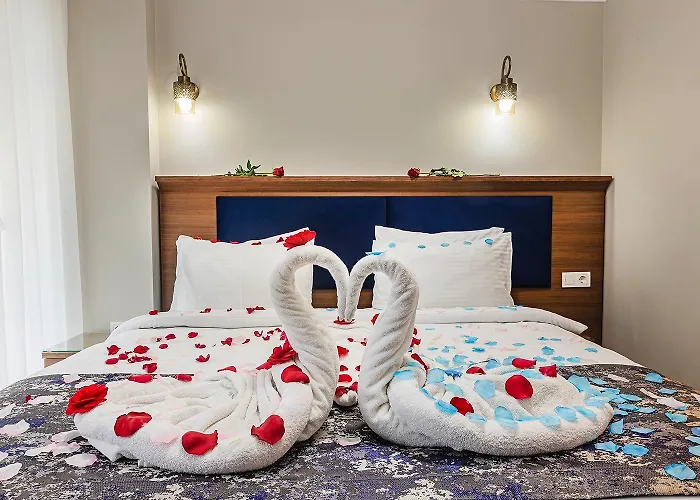 Отель Aristocrat