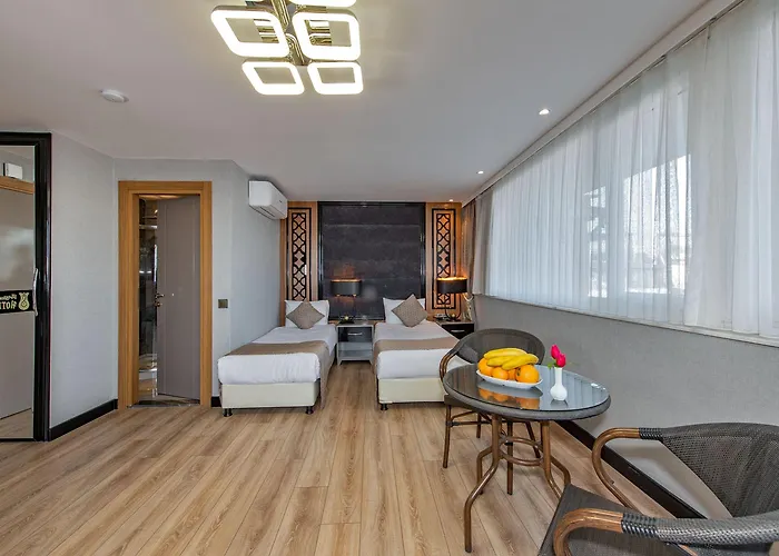 Aristocrat Отель