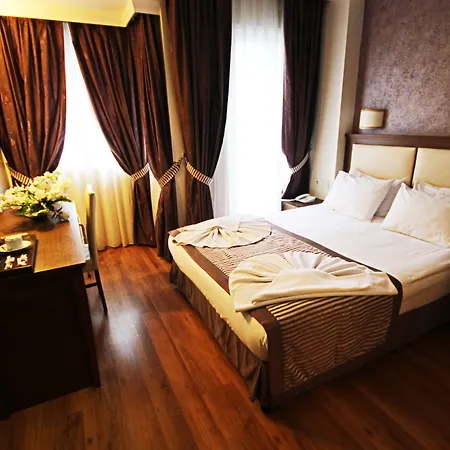 Aristocrat 3*
